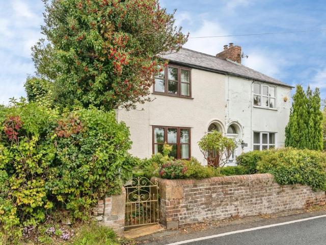 House for sale in Leeswood and Pontblyddyn, Leeswood