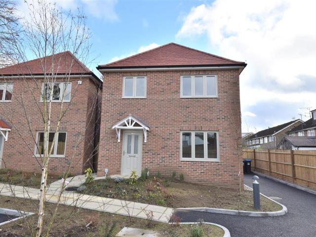 House for sale in Burstow, Hillview