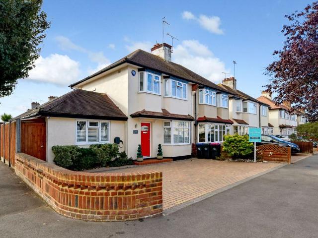 House for sale in North Shoebury, Alton Barnes