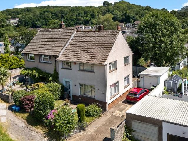 House for sale in Gwaelod-y-garth, Wales