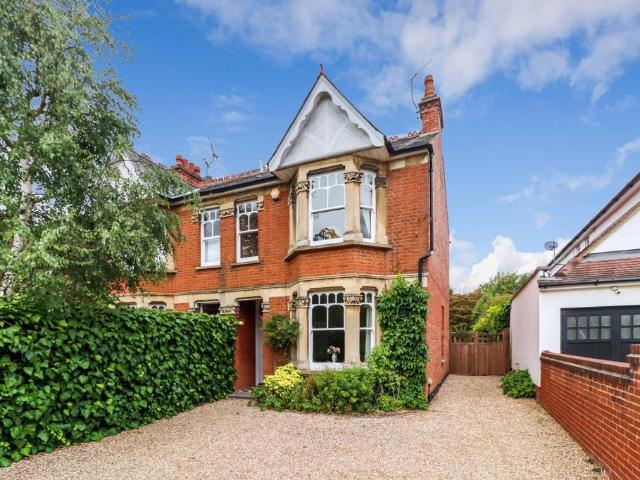 House for sale in Beaconsfield, Knotty Green