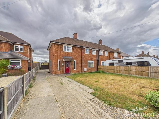 House for sale in Stone with Bishopstone and Hartwell, Stone