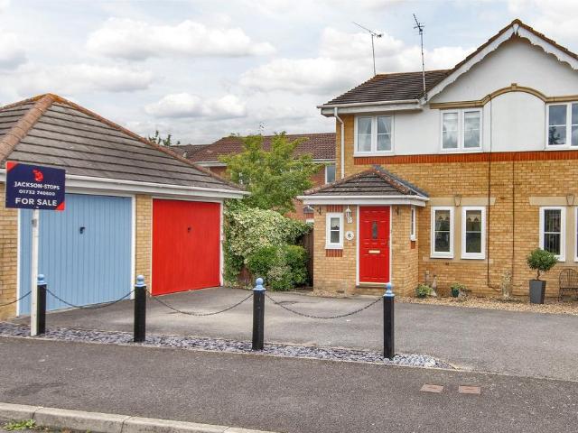 House for sale in The Butts, Kent
