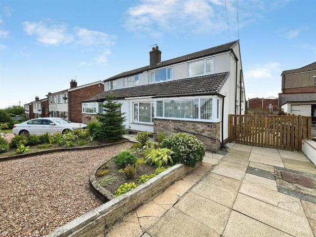 House for sale in Low Moor, West Yorkshire
