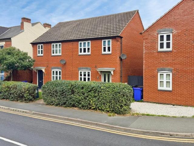 House for sale in Burton upon Trent, East Staffordshire