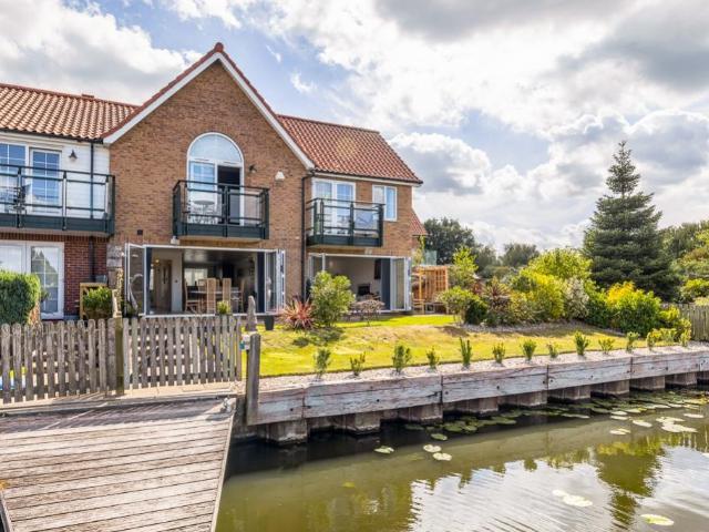 House for sale in Burton Waters, Ingleby