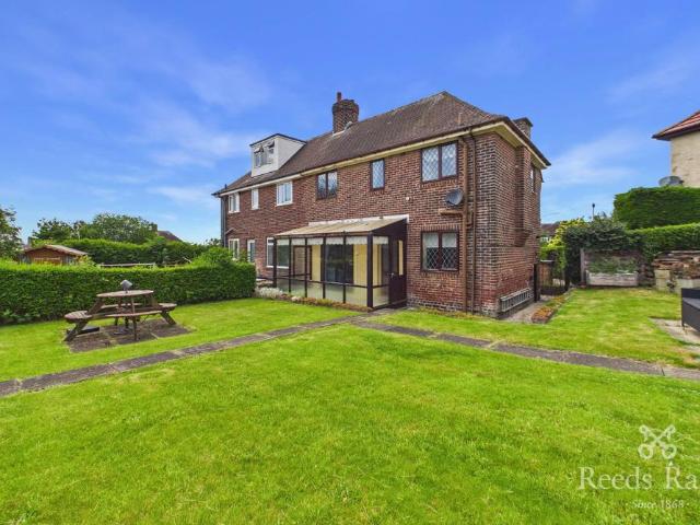 House for sale in West Ardsley, Tingley