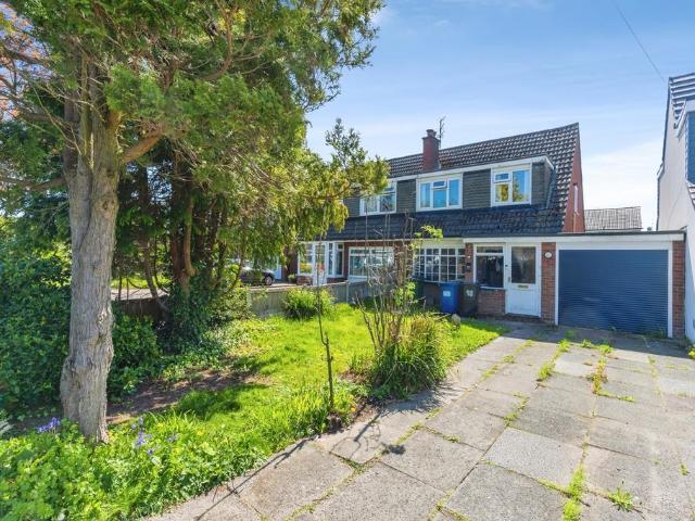 House for sale in Cheadle Hulme, Greater Manchester