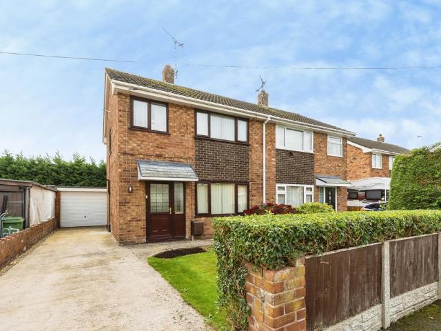 House for sale in Llay
