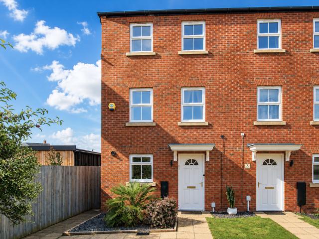 House for sale in Huntington, Cheshire