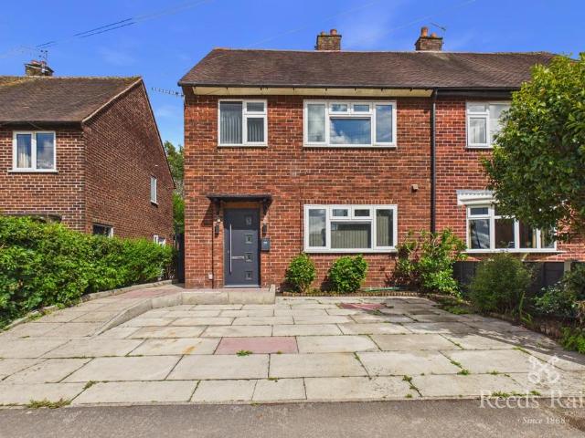 House for sale in Ashton upon Mersey, Trafford Park
