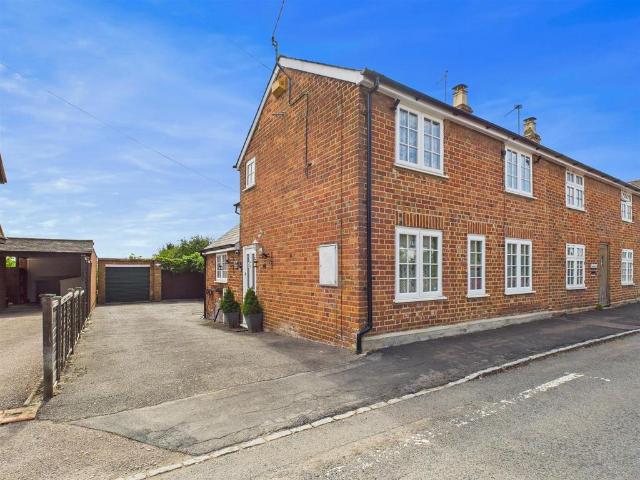 House for sale in Quainton