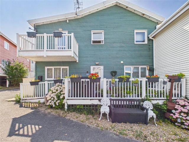 House for sale in Lamphey, East Trewent