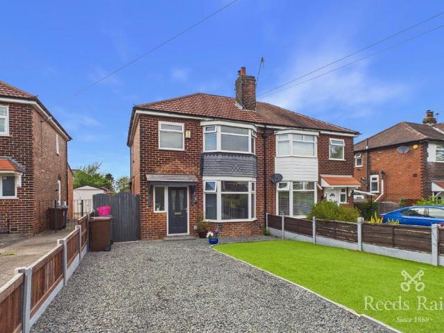 House for sale in Cheetham Fold, Greenheys