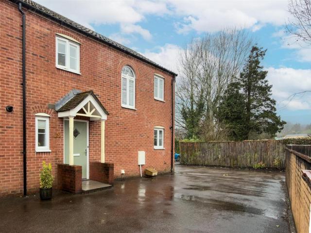 House for sale in Pontrhydyrun, Wales