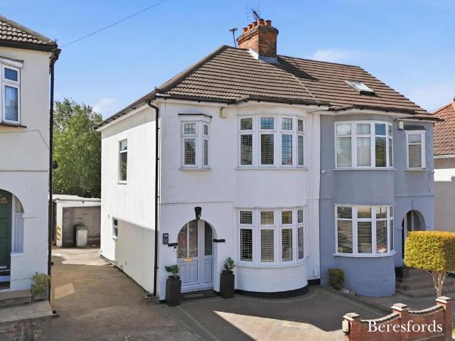House for sale in Hornchurch, Greater London