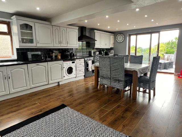 House for sale in Brynaman Isaf, Gwaun-cae-gurwen