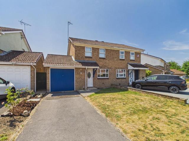House for sale in Hanworth, Bracknell