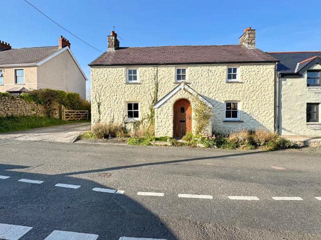 House for sale in Carew, Wales