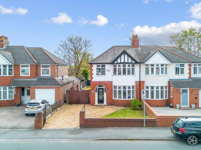 House for sale in Hood Manor, Warrington