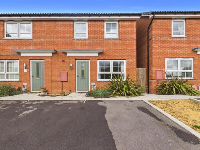 House for sale in Sneedhams Green, Gloucester