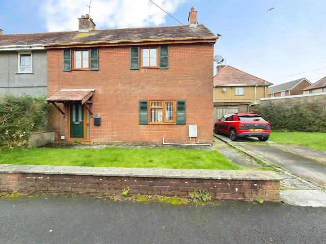 House for sale in Llanedi, Fforest