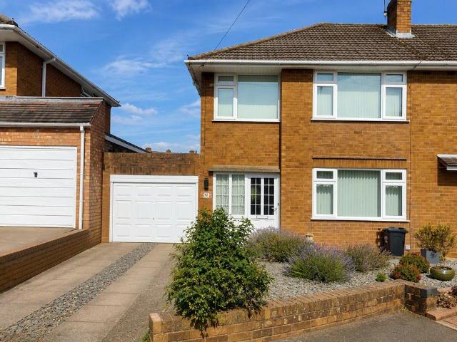 House for sale in Landywood, Great Chatwell