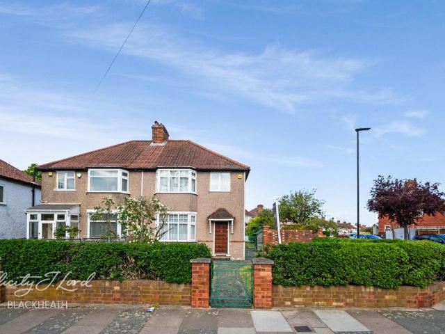 House for sale in Charlton, Greater London