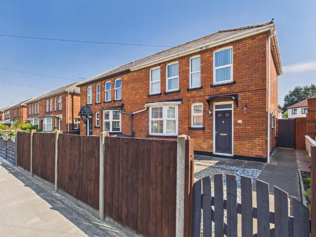 House for sale in Chequers, Gloucester