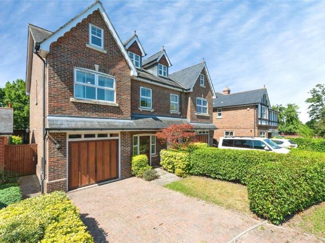 House for sale in Motspur Park, Greater London