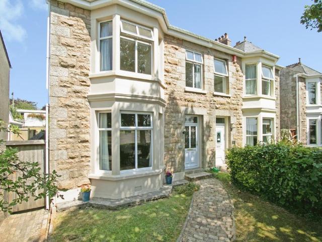 House for sale in Mount Ambrose, Cornwall