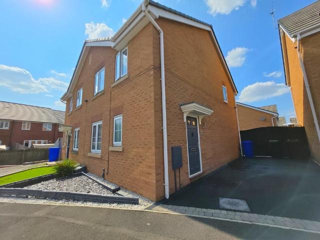 House for sale in Burslem, Stoke-on-Trent