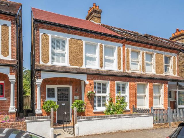 House for sale in Woodcote, Epsom