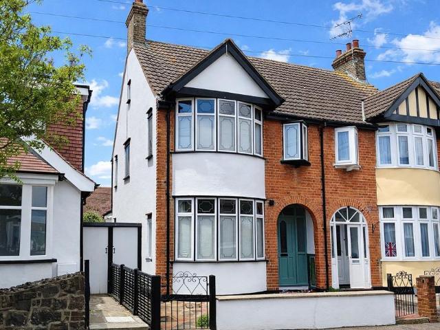 House for sale in Alton Barnes, Essex