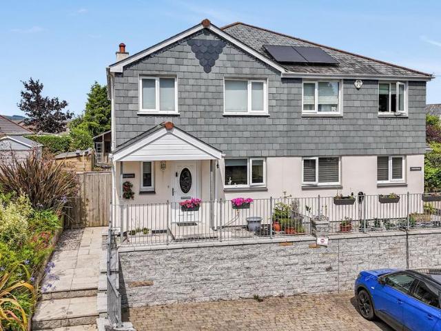 House for sale in Lamellion, Cornwall