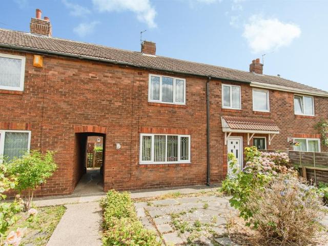 House for sale in Purston Jaglin, West Yorkshire
