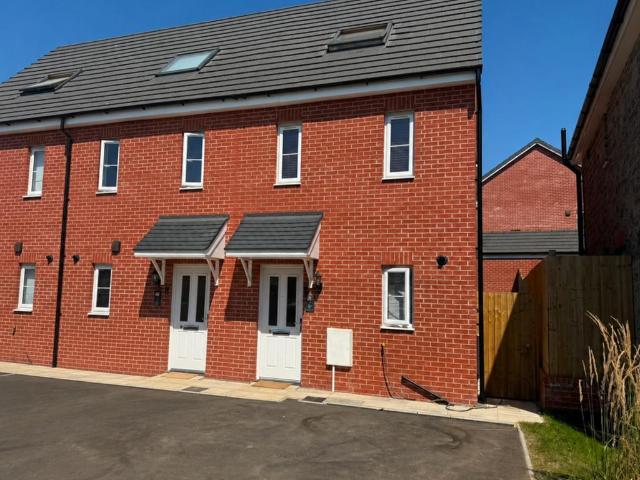 House for sale in Brynna, Wales