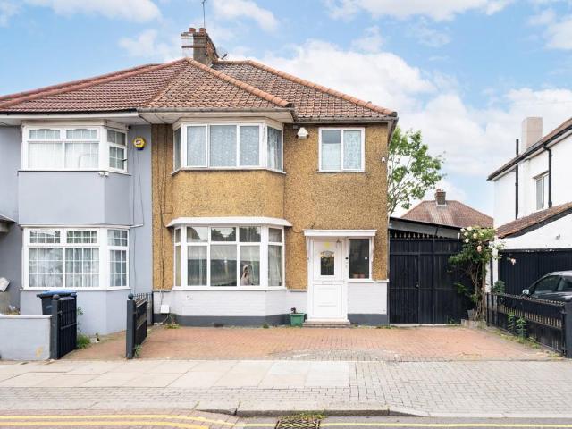 House for sale in Dollis Hill, Greater London