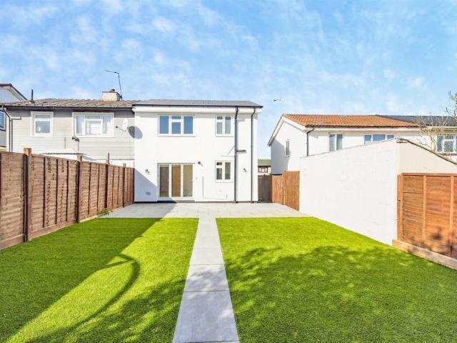 House for sale in Watford Rural, Batchworth