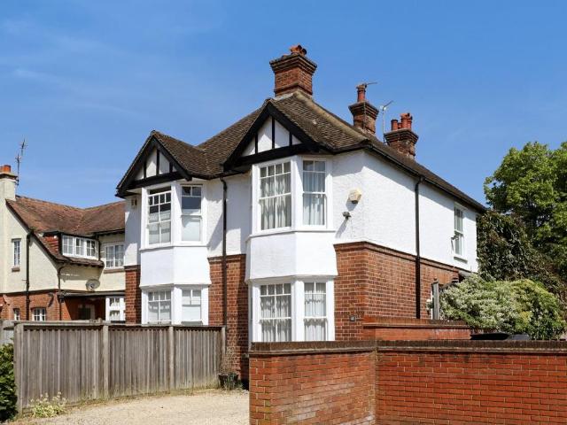 House for sale in Beaconsfield, Knotty Green