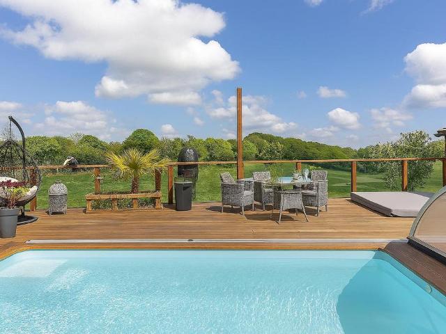 House for sale in Wigginton, Pouchen End