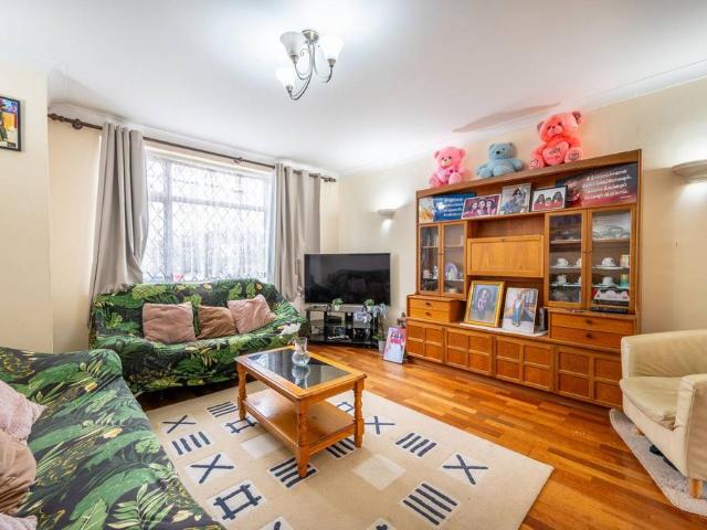House for sale in Preston, North Wembley