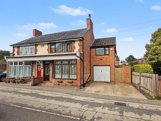 House for sale in Crick, West Northamptonshire