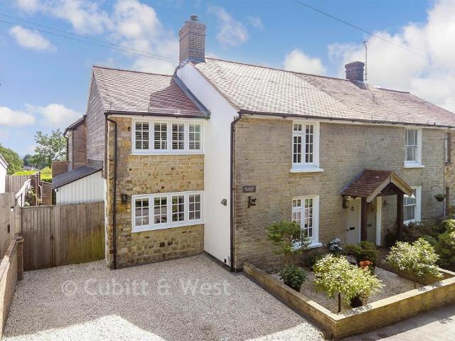 House for sale in Crowborough Warren, Cross In Hand