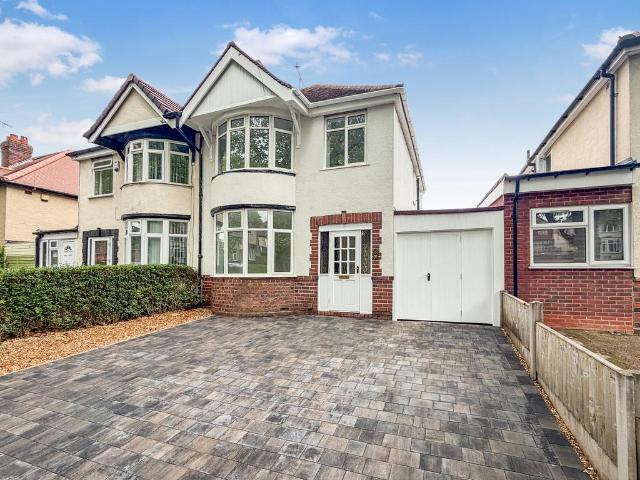 House for sale in Woodsetton, Coseley