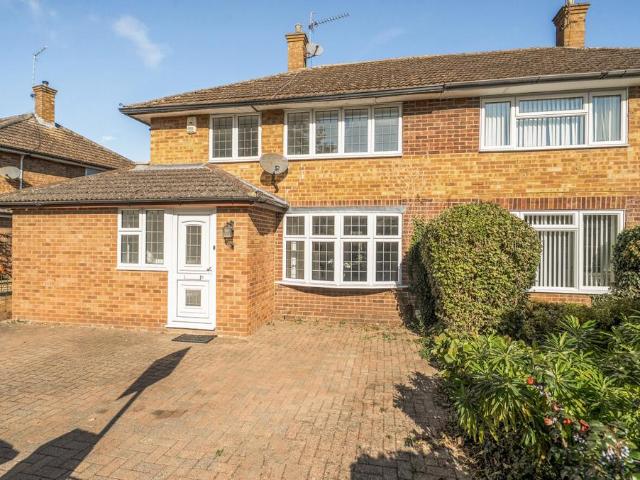 House for sale in Old Windsor, Windsor and Maidenhead