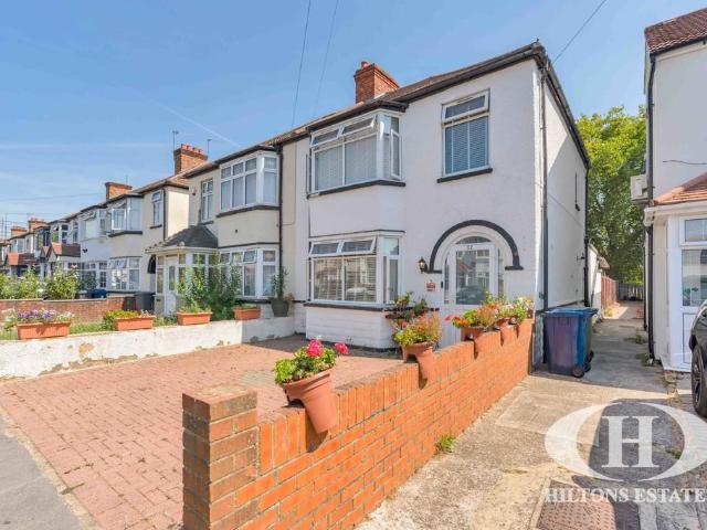 House for sale in London Borough of Ealing, Greater London