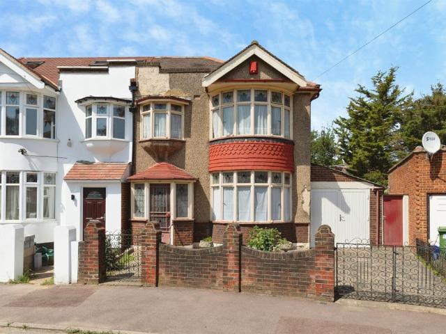 House for sale in Greater London