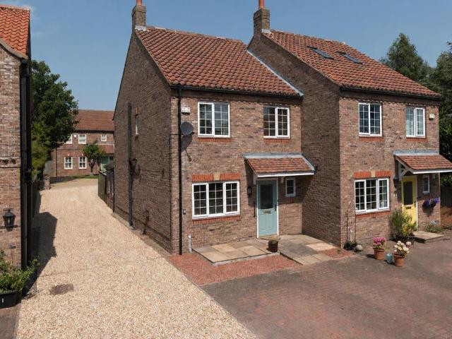House for sale in Appleton Roebuck