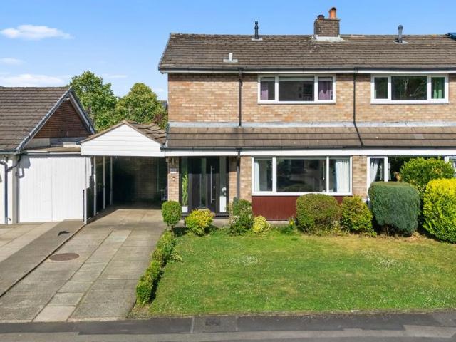 House for sale in Roby Mill, Lancashire